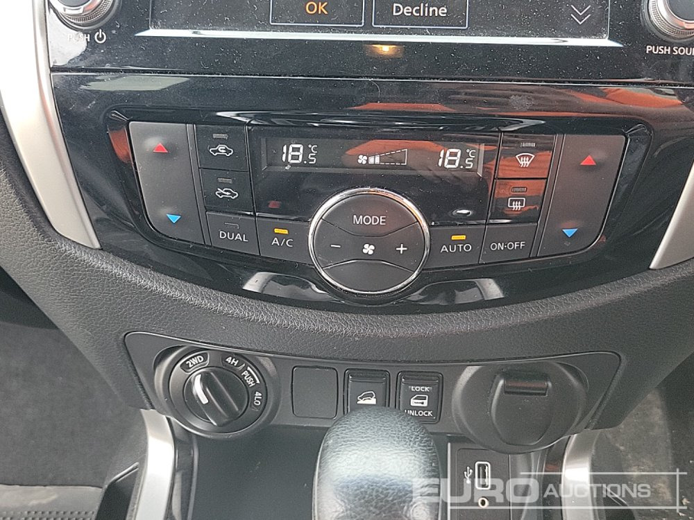 טנדר Nissan Navara: תמונה 49