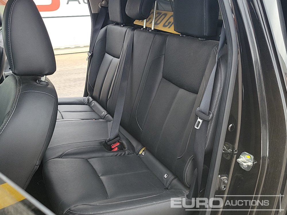 טנדר Nissan Navara: תמונה 31