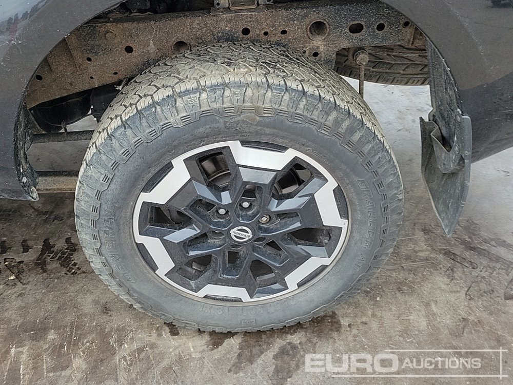 טנדר Nissan Navara: תמונה 9