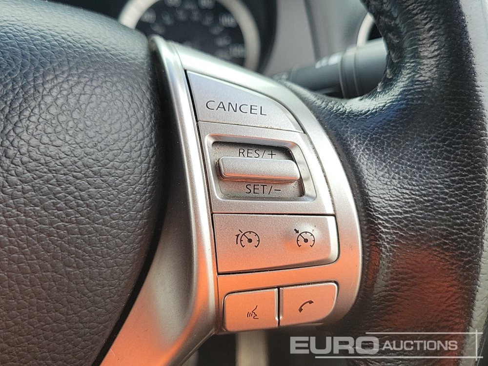 טנדר Nissan Navara: תמונה 43