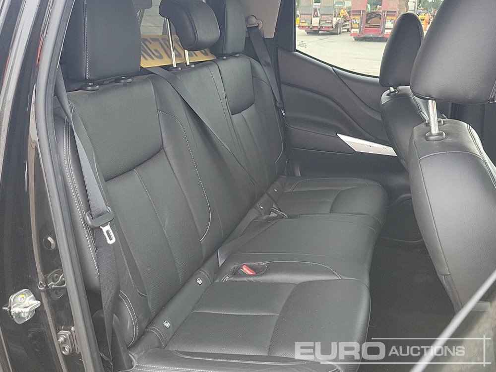 טנדר Nissan Navara: תמונה 29