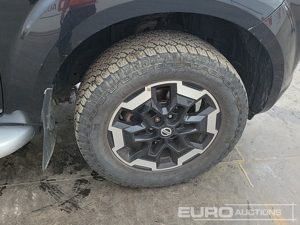 טנדר Nissan Navara: תמונה 11