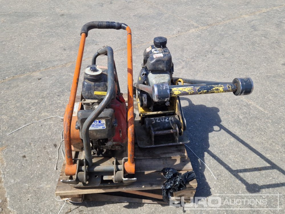 Petrol Compaction Plate (2 of) - מכונת אספלט: תמונה 4 Petrol Compaction Plate (2 of) - מכונת אספלט: תמונה 4