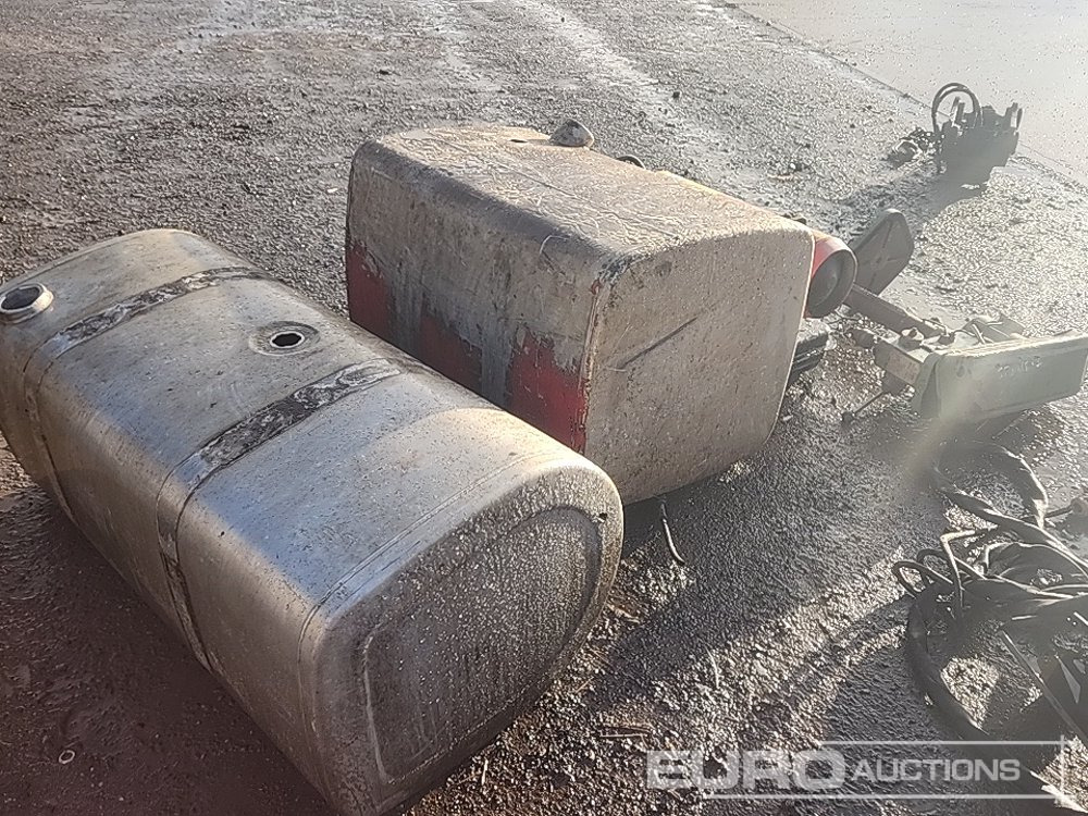 Pillar Drill, Space Heater, Aluminium Fuel Tanks (4 of) - מחמם בנייה: תמונה 4 Pillar Drill, Space Heater, Aluminium Fuel Tanks (4 of) - מחמם בנייה: תמונה 4