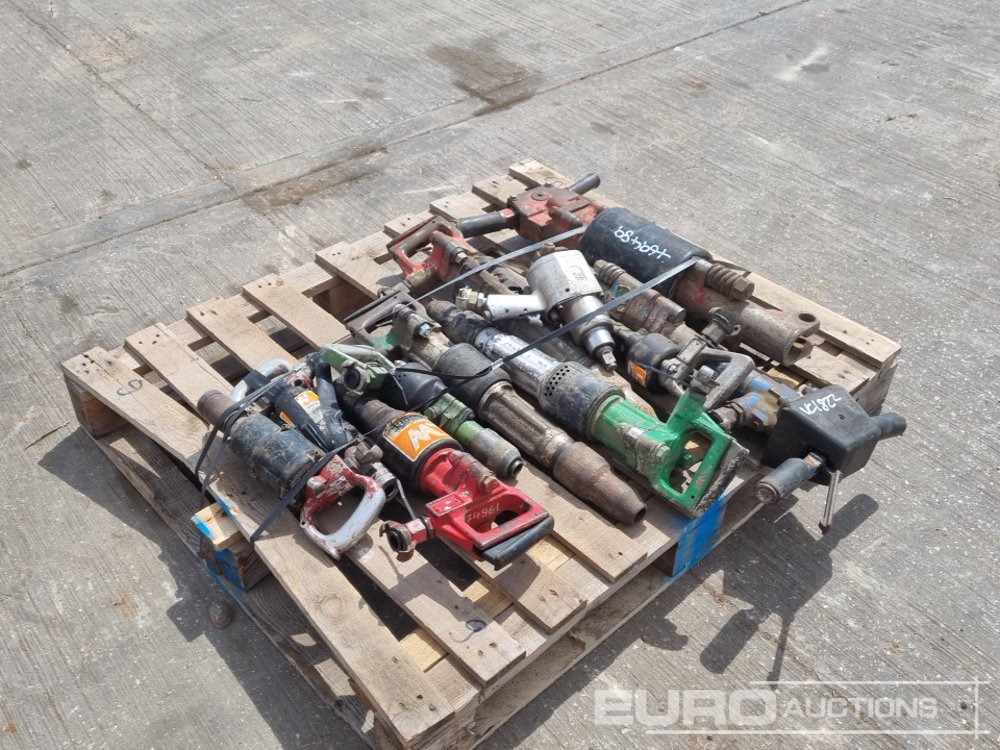 Pneumatic Hand Held Breaker (9 of) - מכונת אספלט: תמונה 2 Pneumatic Hand Held Breaker (9 of) - מכונת אספלט: תמונה 2