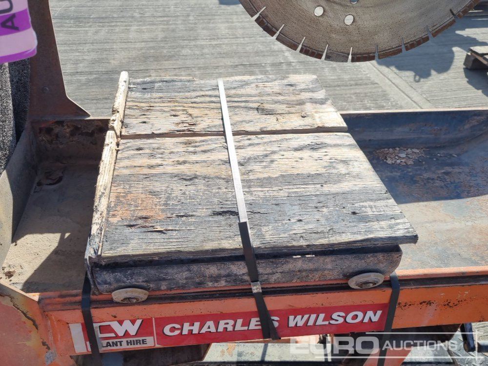 ציוד בנייה Redband 110 Volt Masonry Saw: תמונה 14