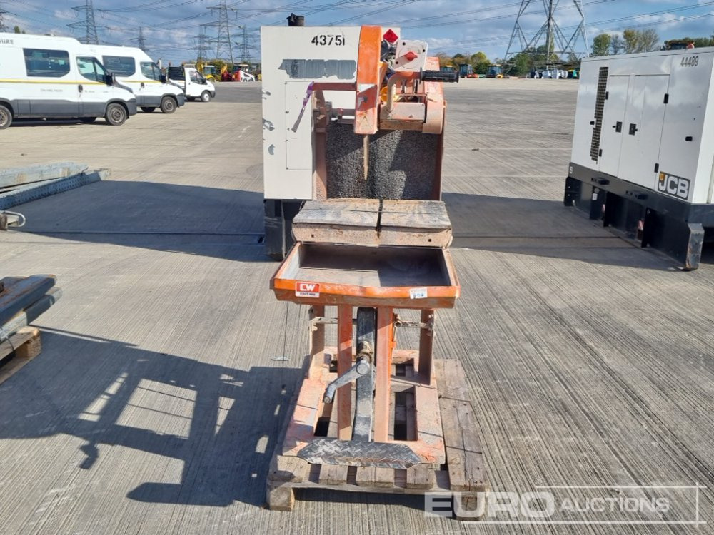 ציוד בנייה Redband 110 Volt Masonry Saw: תמונה 8