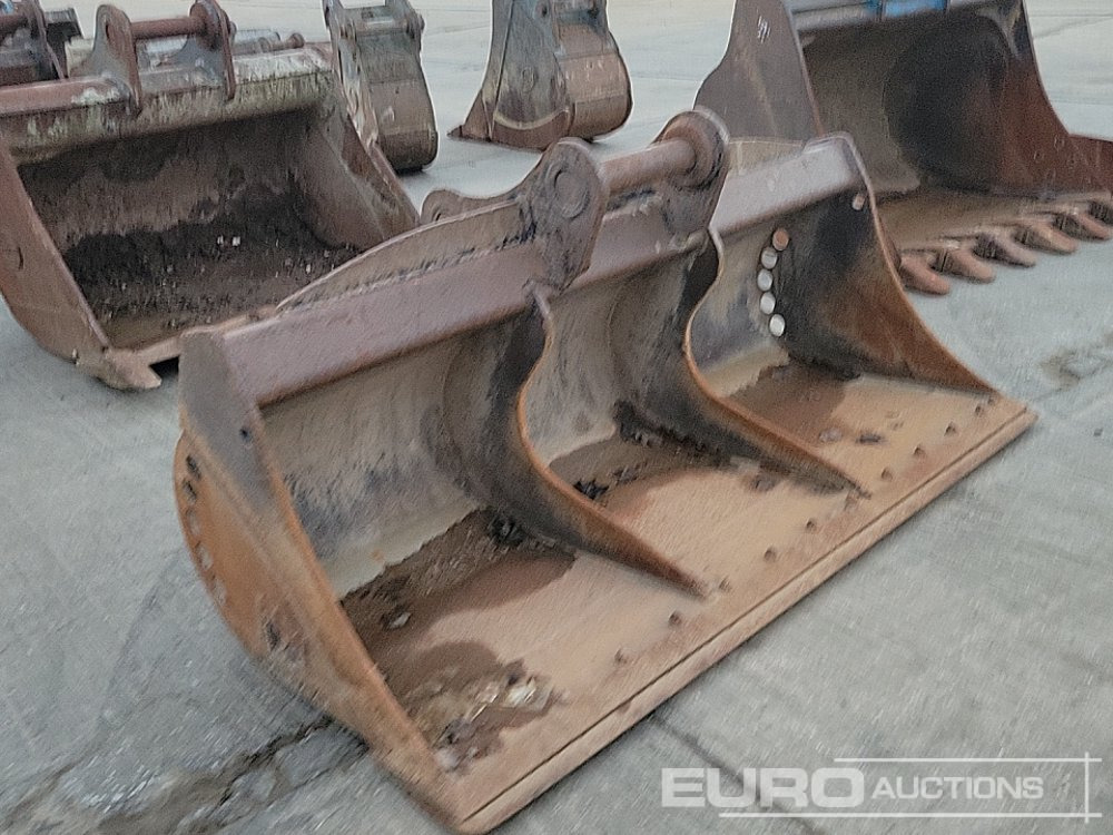 Rhinox 84" Ditching Bucket 80mm Pin to suit 20 Ton Excavator - דלי: תמונה 3 Rhinox 84" Ditching Bucket 80mm Pin to suit 20 Ton Excavator - דלי: תמונה 3