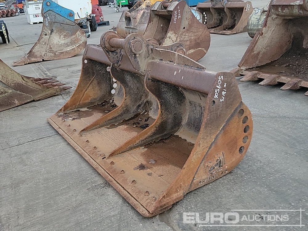 Rhinox 84" Ditching Bucket 80mm Pin to suit 20 Ton Excavator - דלי: תמונה 1 Rhinox 84" Ditching Bucket 80mm Pin to suit 20 Ton Excavator - דלי: תמונה 1