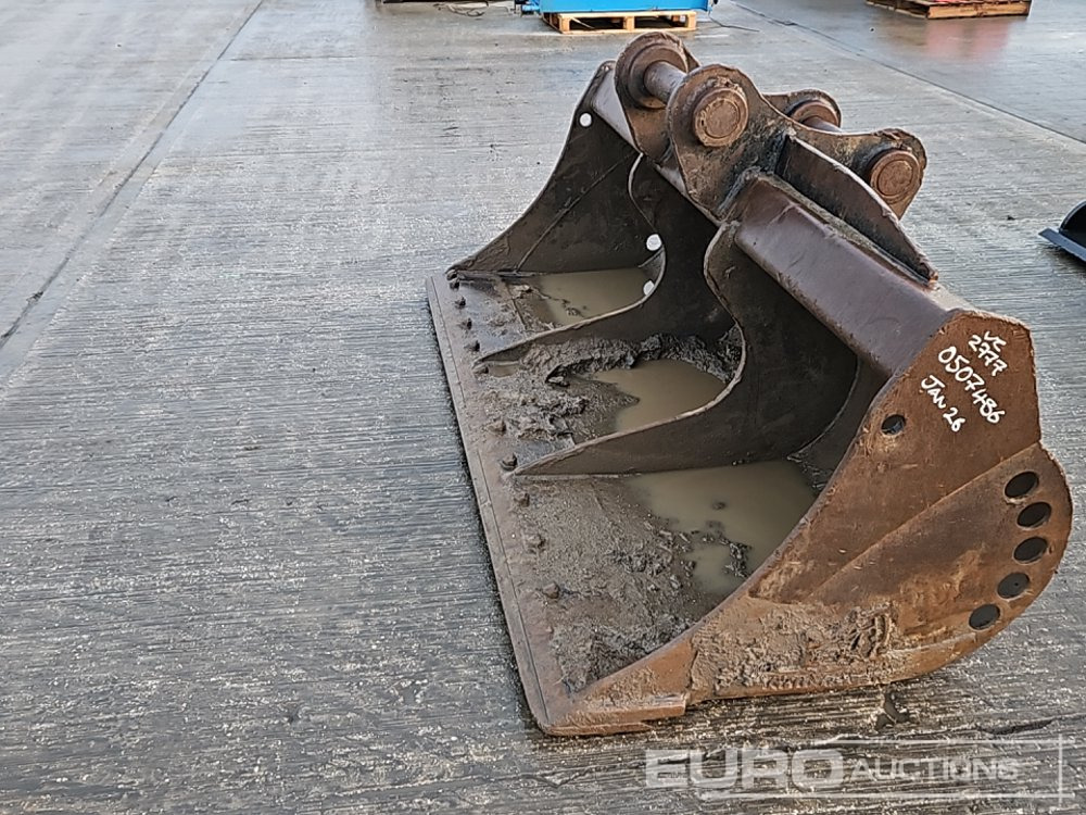 Rhinox 84" Ditching Bucket 80mm Pin to suit 20 Ton Excavator - דלי: תמונה 3 Rhinox 84" Ditching Bucket 80mm Pin to suit 20 Ton Excavator - דלי: תמונה 3