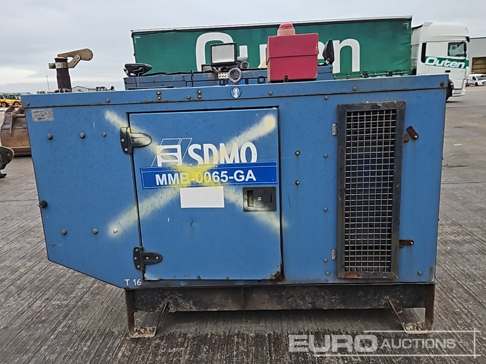 SDMO Generator, 4 Cylinder Engine - ערכת גנרטורים: תמונה 4 SDMO Generator, 4 Cylinder Engine - ערכת גנרטורים: תמונה 4