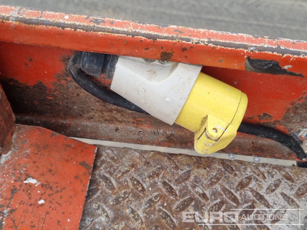 פלטפורמה אווירית SkyJack SJ9250: תמונה 37