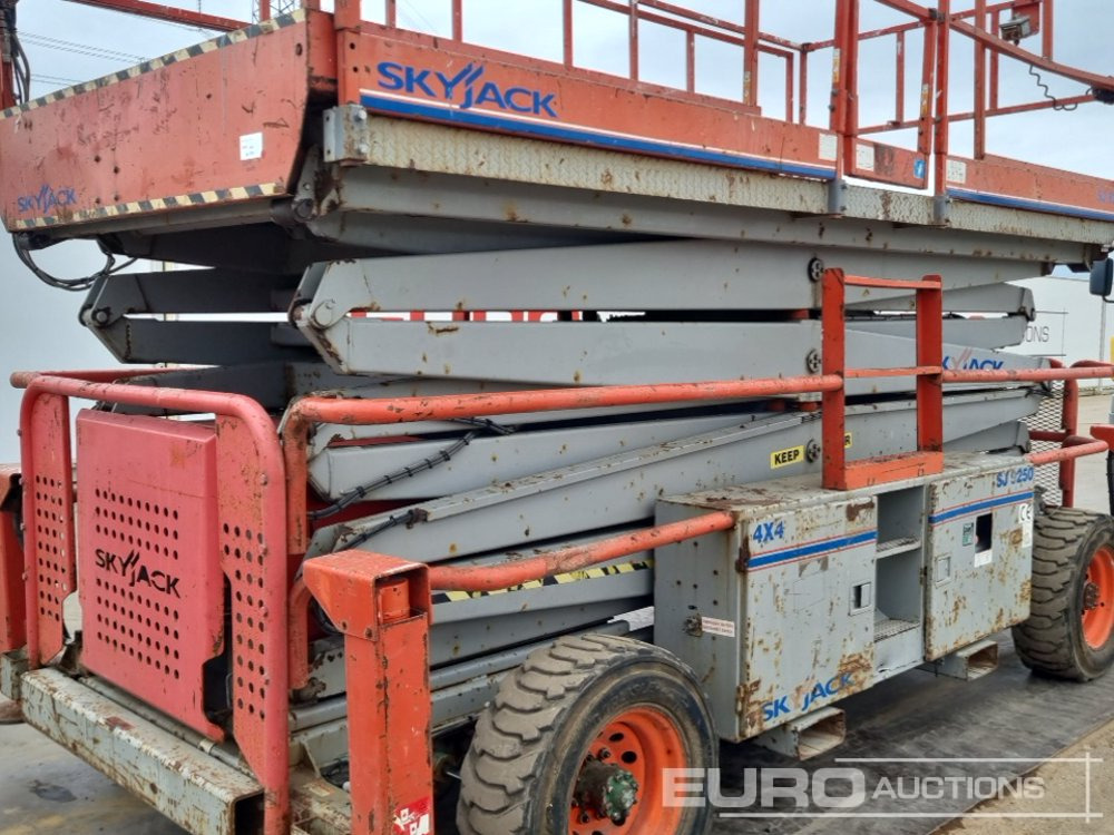 פלטפורמה אווירית SkyJack SJ9250: תמונה 22