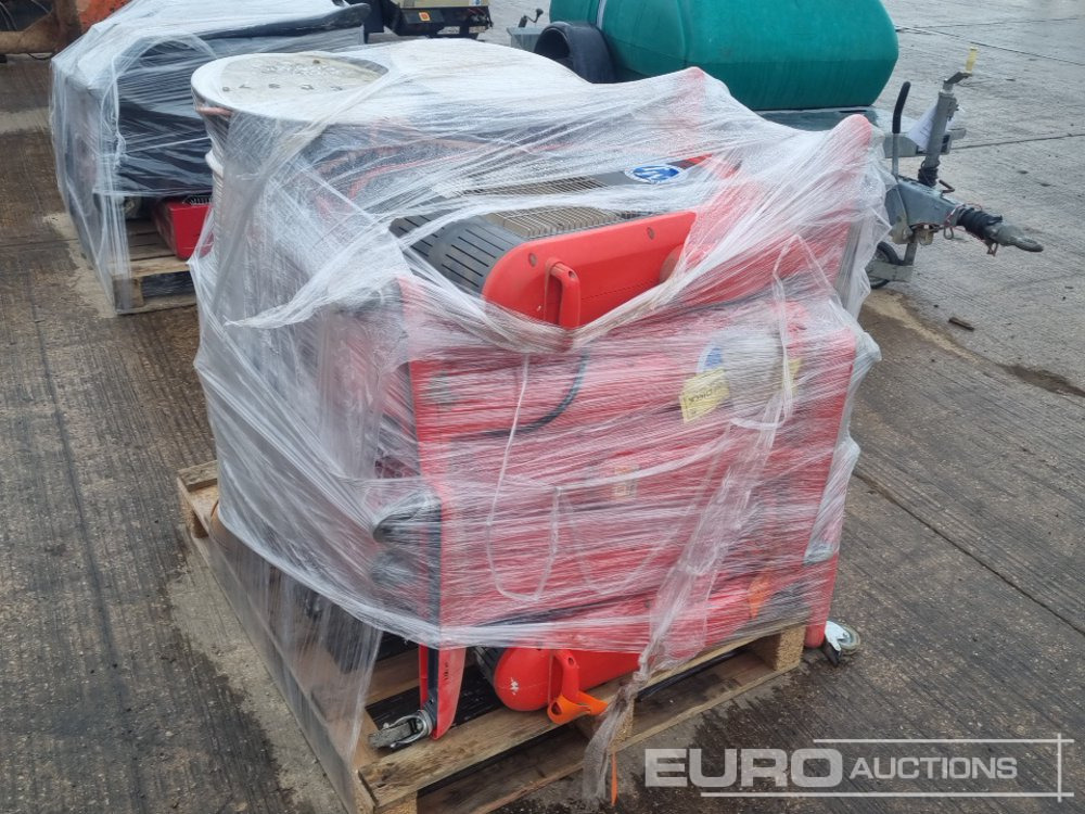 Space Heater (10 of) - ציוד בנייה: תמונה 1 Space Heater (10 of) - ציוד בנייה: תמונה 1