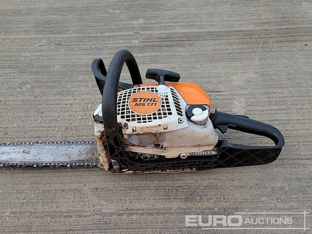 ציוד בנייה Stihl MS171 Petrol Chainsaw, Boss Sprayer, Titin Battery Strimmer: תמונה 14