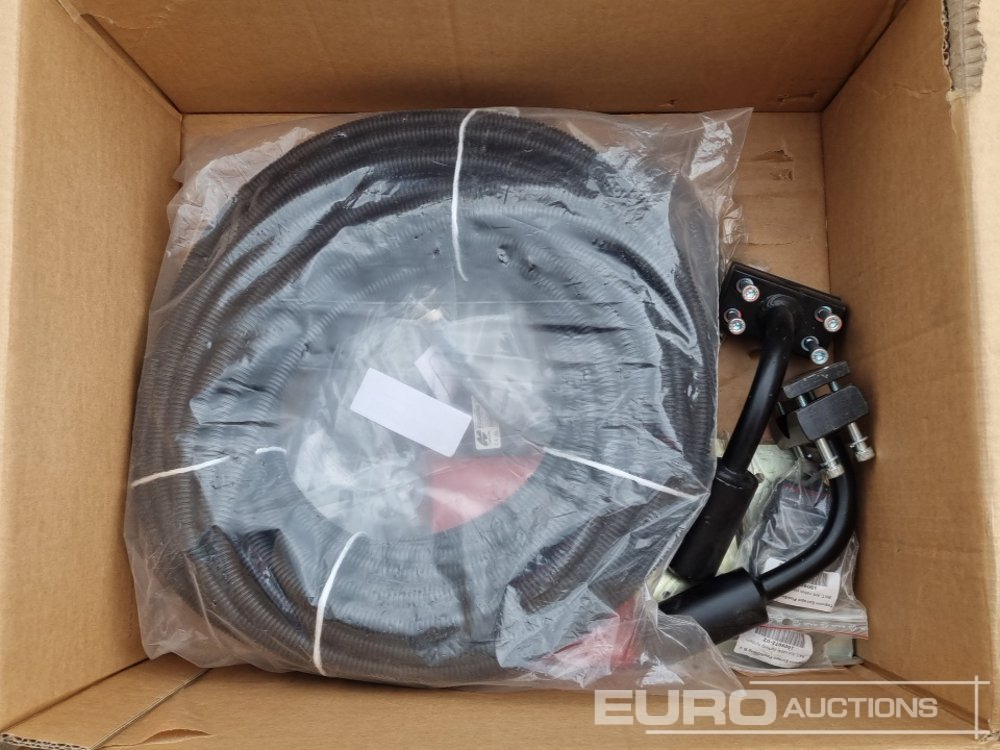 TOPCON Excavator GPS Install Kit, Antenna Brackets (2 of), Sensor Mountings (4 of), TSI3S Sensors (3 of), TSI3D Sensor, 1x5m Can Cable, GX60 Universal Mounting Bracket - ציוד לסדנאות: תמונה 2 TOPCON Excavator GPS Install Kit, Antenna Brackets (2 of), Sensor Mountings (4 of), TSI3S Sensors (3 of), TSI3D Sensor, 1x5m Can Cable, GX60 Universal Mounting Bracket - ציוד לסדנאות: תמונה 2
