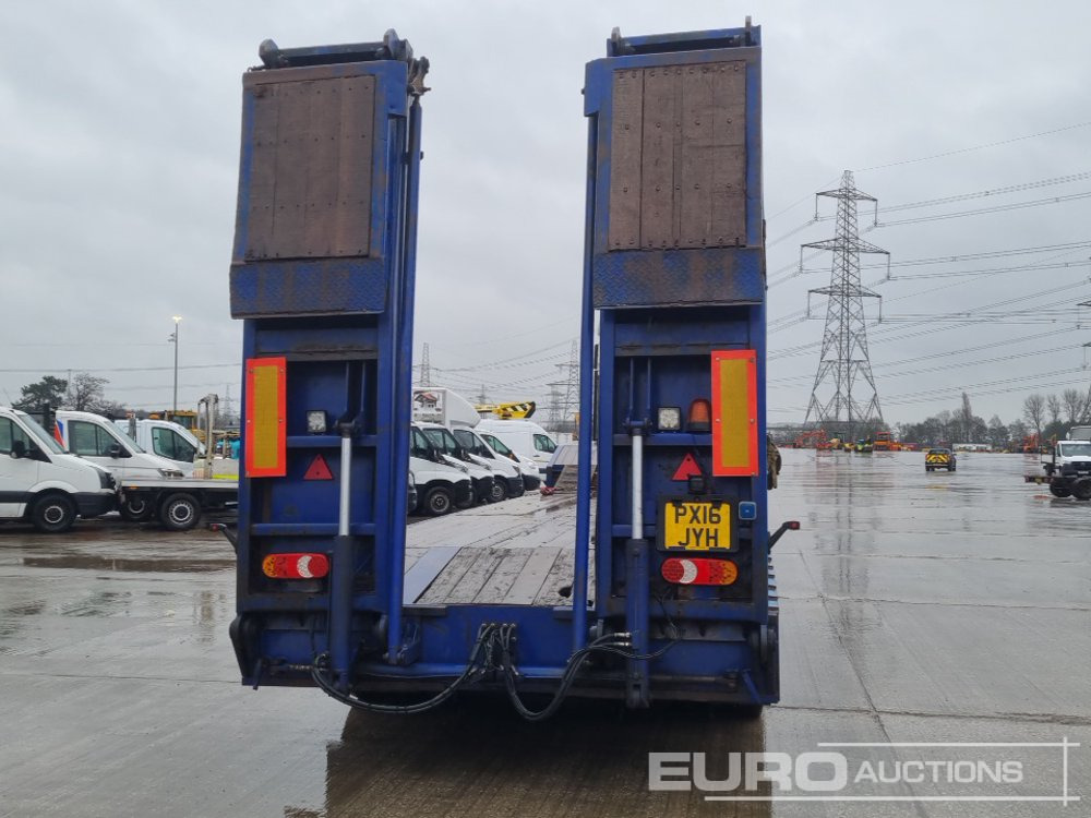 Tirsan Tri Axle Step Frame Low Loader Trailer, Neck Ramps, Out Riggers, Hydraulic Flip Toe Ramps - סמיטריילר עם מטען נמוך: תמונה 4 Tirsan Tri Axle Step Frame Low Loader Trailer, Neck Ramps, Out Riggers, Hydraulic Flip Toe Ramps - סמיטריילר עם מטען נמוך: תמונה 4