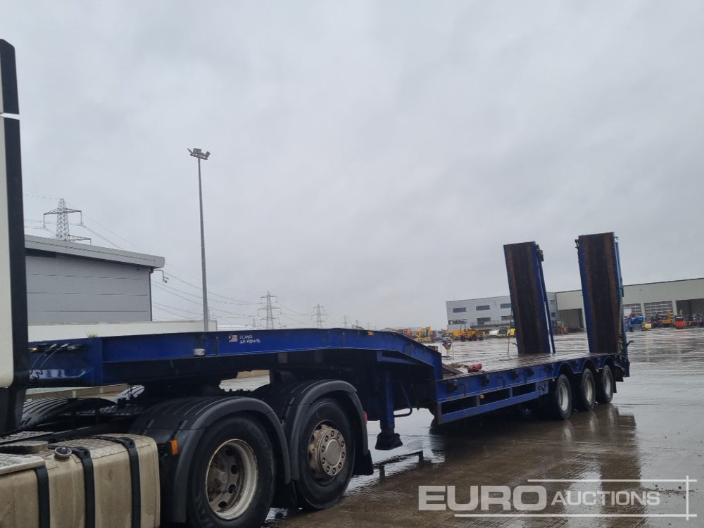 Tirsan Tri Axle Step Frame Low Loader Trailer, Neck Ramps, Out Riggers, Hydraulic Flip Toe Ramps - סמיטריילר עם מטען נמוך: תמונה 1 Tirsan Tri Axle Step Frame Low Loader Trailer, Neck Ramps, Out Riggers, Hydraulic Flip Toe Ramps - סמיטריילר עם מטען נמוך: תמונה 1