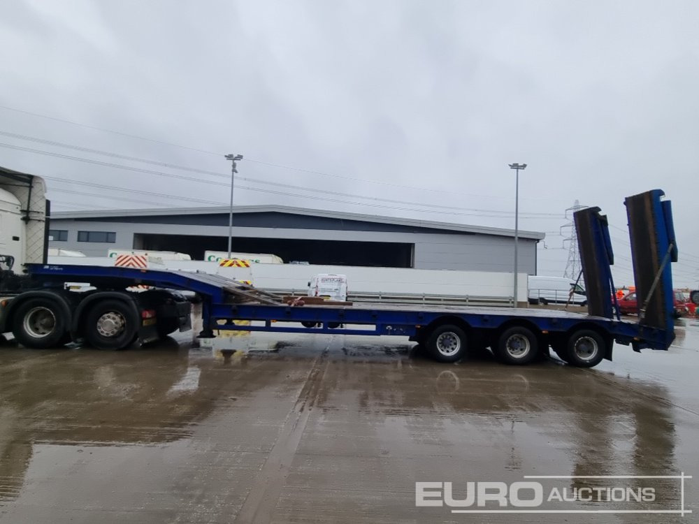 Tirsan Tri Axle Step Frame Low Loader Trailer, Neck Ramps, Out Riggers, Hydraulic Flip Toe Ramps - סמיטריילר עם מטען נמוך: תמונה 2 Tirsan Tri Axle Step Frame Low Loader Trailer, Neck Ramps, Out Riggers, Hydraulic Flip Toe Ramps - סמיטריילר עם מטען נמוך: תמונה 2