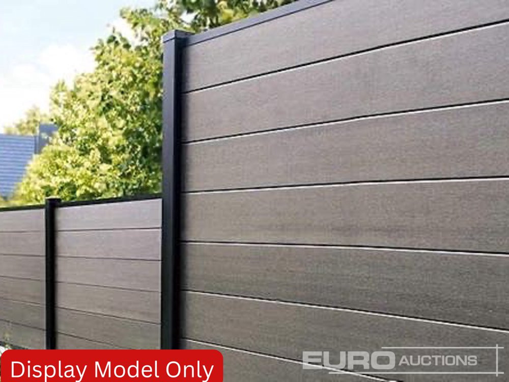 Unused 1.8m Wide Teak Composite Fence Panels (25 of), 2.45m Black Aluminium Posts (26 of) Complete With Assembly Kit - ציוד לסדנאות: תמונה 4 Unused 1.8m Wide Teak Composite Fence Panels (25 of), 2.45m Black Aluminium Posts (26 of) Complete With Assembly Kit - ציוד לסדנאות: תמונה 4