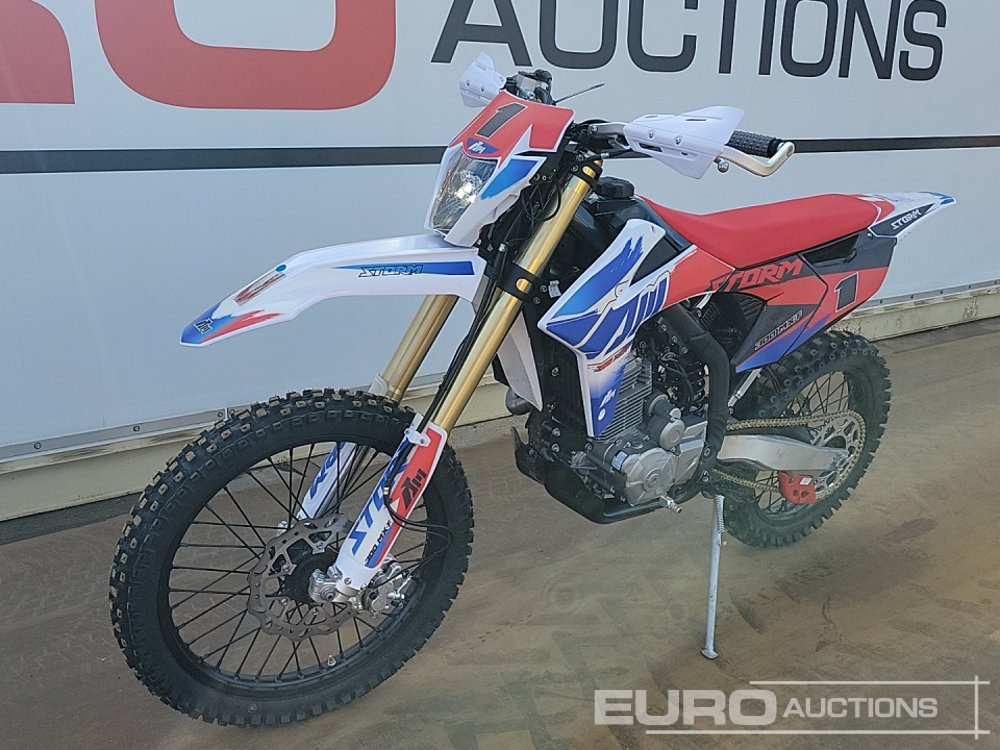 Unused 2025 Apollo Storm 300cc Motorcross Bike, 21" Front, 18" Rear Tyres, Electric Start, Air Cooled, Hydraulic Suspension, Disc Brakes, Lighting Kit (UNASSEMBLED) - אופנוע: תמונה 1 Unused 2025 Apollo Storm 300cc Motorcross Bike, 21" Front, 18" Rear Tyres, Electric Start, Air Cooled, Hydraulic Suspension, Disc Brakes, Lighting Kit (UNASSEMBLED) - אופנוע: תמונה 1