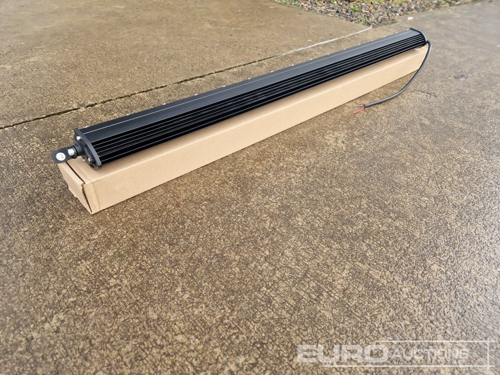 Unused 32" 300W Combo Beam LED Light Bar, Mounting Brackets, IP68 Waterproof - ציוד בנייה: תמונה 2 Unused 32" 300W Combo Beam LED Light Bar, Mounting Brackets, IP68 Waterproof - ציוד בנייה: תמונה 2