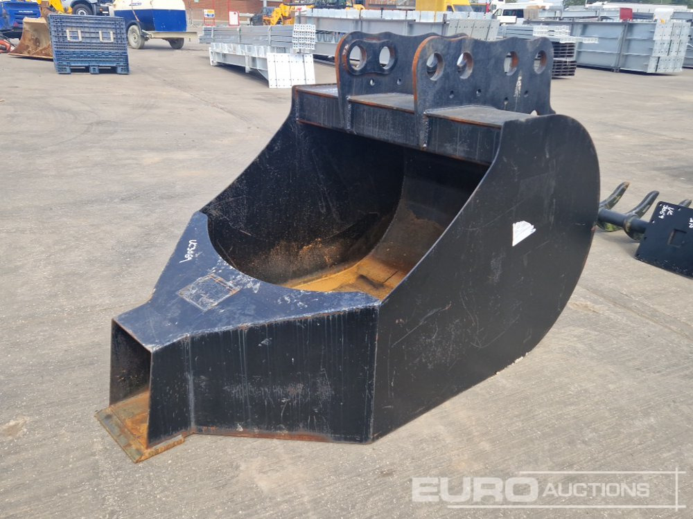 Unused 40" Concrete Pouring Bucket 80mm Pin to suit 20 Ton Excavator - דלי: תמונה 1 Unused 40" Concrete Pouring Bucket 80mm Pin to suit 20 Ton Excavator - דלי: תמונה 1