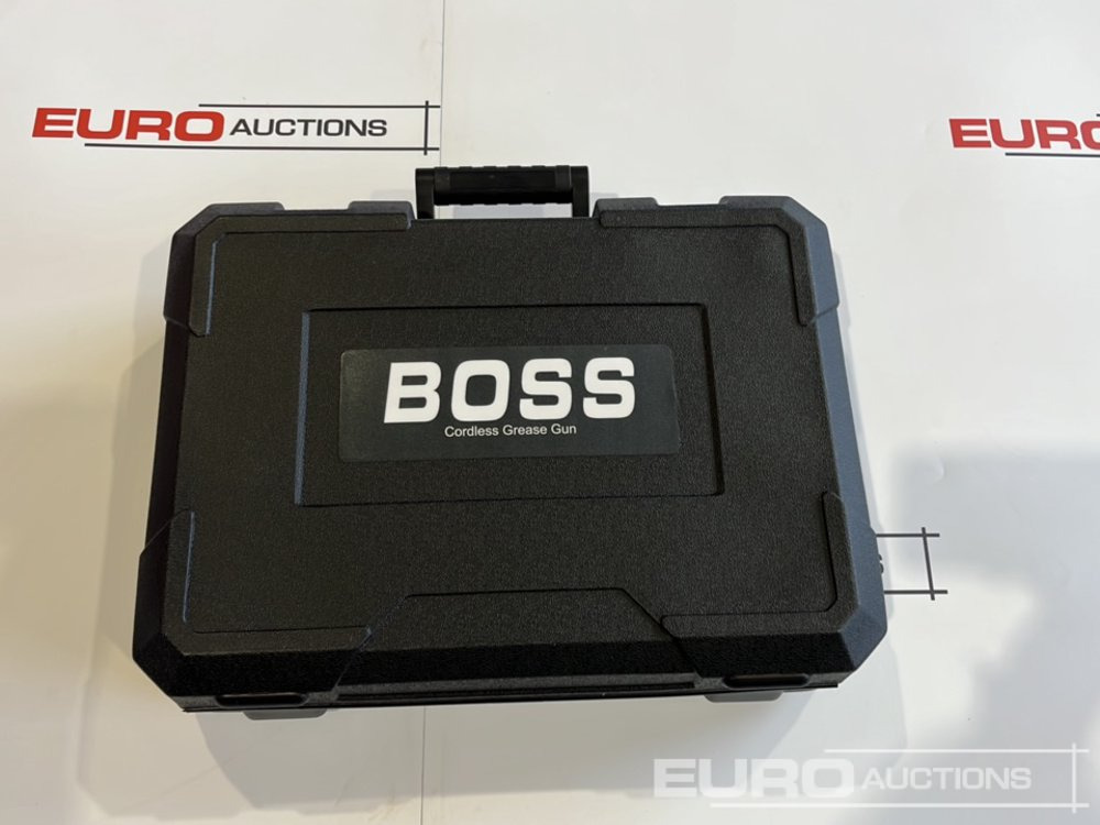 Unused Boss 21 Volt Lithium Battery Cordless Grease Gun, 2 Batteries, Charger, Case, Shoulder Strap, Extension Pieces and Fittings - ציוד בנייה: תמונה 1 Unused Boss 21 Volt Lithium Battery Cordless Grease Gun, 2 Batteries, Charger, Case, Shoulder Strap, Extension Pieces and Fittings - ציוד בנייה: תמונה 1