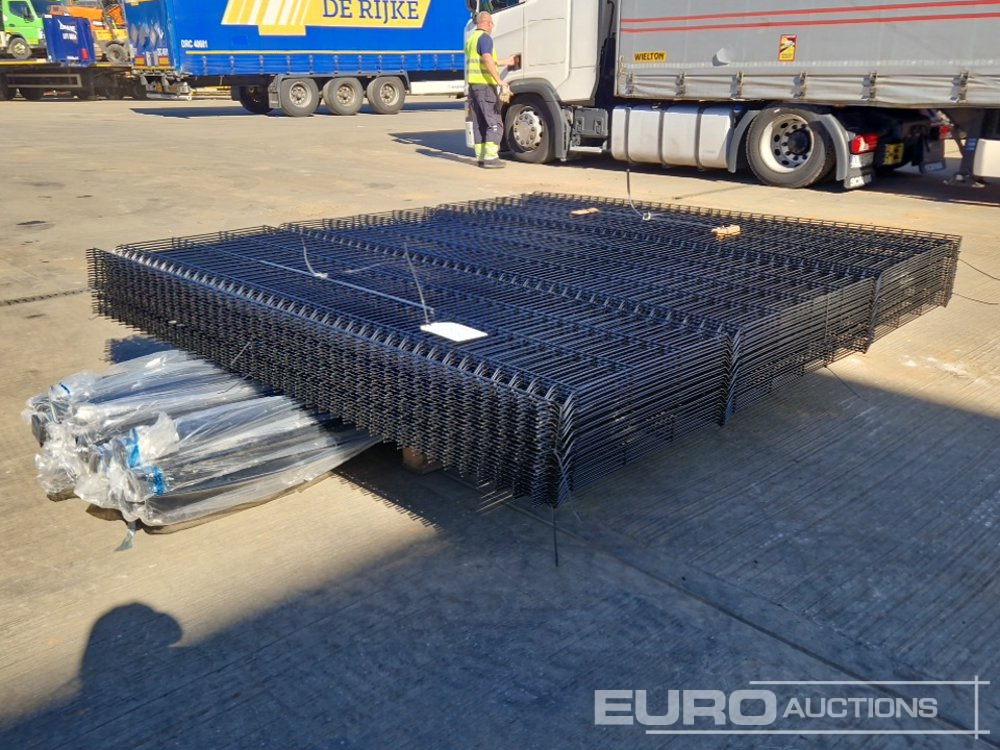 Unused Galvanised & Powder Coated Heavy Duty (5mm) Wire Mesh Fencing, 25 x H2.4m x W2.2m Panels, 26 x 60mm x 60mm x3m Posts, with Fittings (Black) - ציוד בנייה: תמונה 1 Unused Galvanised & Powder Coated Heavy Duty (5mm) Wire Mesh Fencing, 25 x H2.4m x W2.2m Panels, 26 x 60mm x 60mm x3m Posts, with Fittings (Black) - ציוד בנייה: תמונה 1