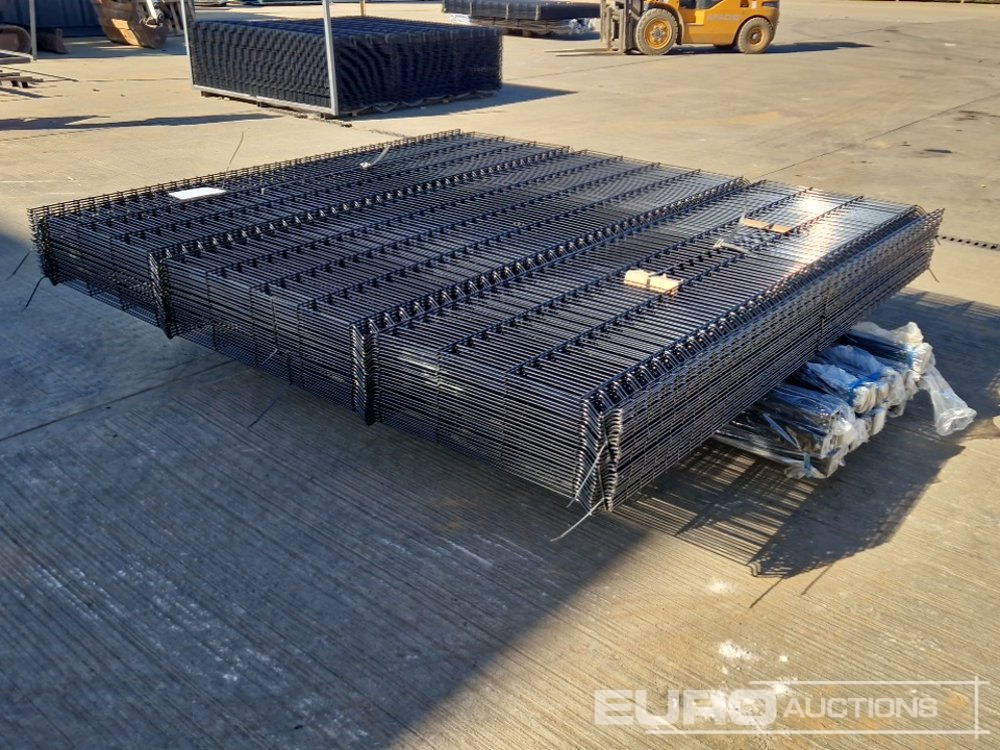 Unused Galvanised & Powder Coated Heavy Duty (5mm) Wire Mesh Fencing, 25 x H2.4m x W2.2m Panels, 26 x 60mm x 60mm x3m Posts, with Fittings (Black) - ציוד בנייה: תמונה 3 Unused Galvanised & Powder Coated Heavy Duty (5mm) Wire Mesh Fencing, 25 x H2.4m x W2.2m Panels, 26 x 60mm x 60mm x3m Posts, with Fittings (Black) - ציוד בנייה: תמונה 3