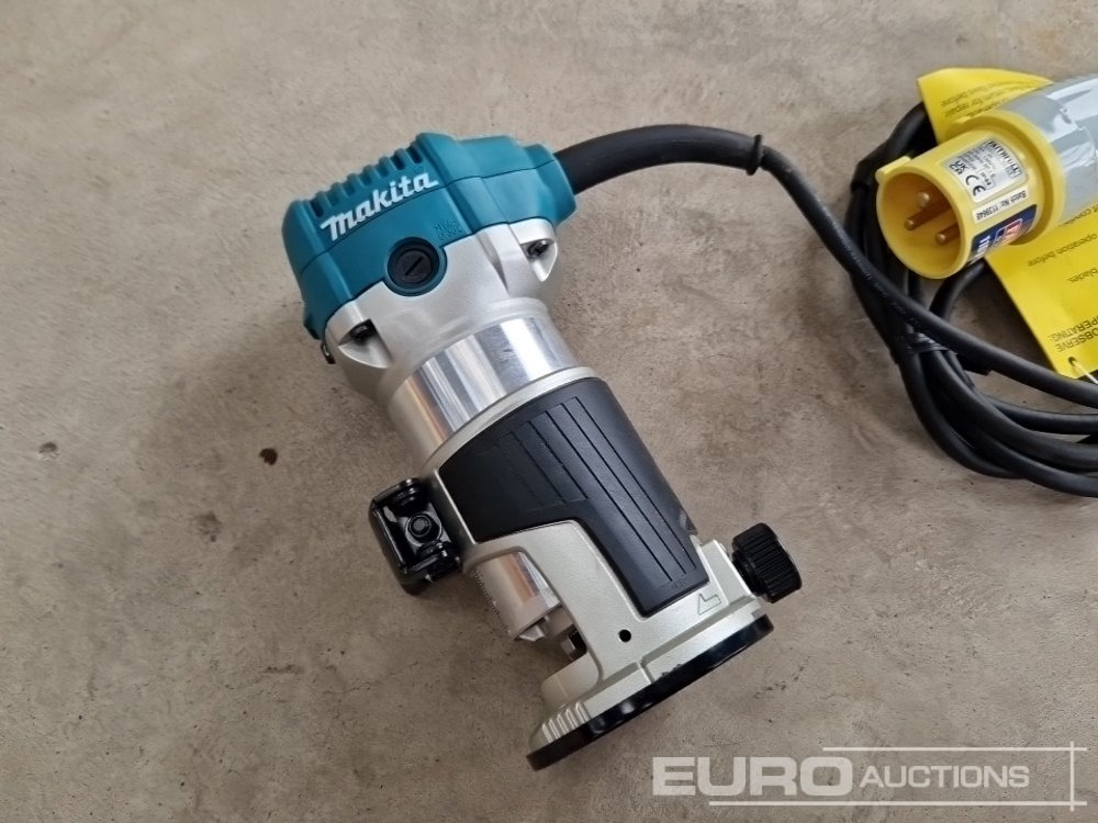 Unused Makita RT0700C 110v Router - ציוד בנייה: תמונה 4 Unused Makita RT0700C 110v Router - ציוד בנייה: תמונה 4