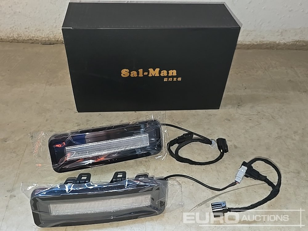 Unused Rear LED Reverse Lights to suit Land Rover Defernder (Smoke Lens Upgrade) - ציוד בנייה: תמונה 1 Unused Rear LED Reverse Lights to suit Land Rover Defernder (Smoke Lens Upgrade) - ציוד בנייה: תמונה 1