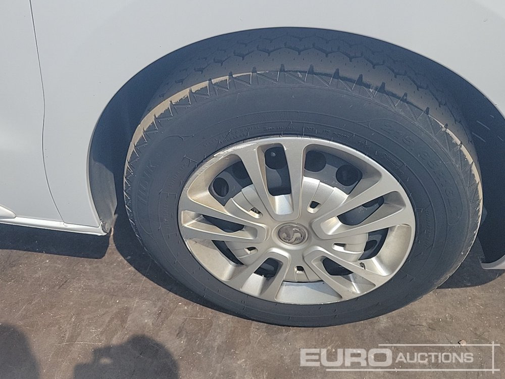כלי רכב מסחרי Vauxhall Vivaro: תמונה 12