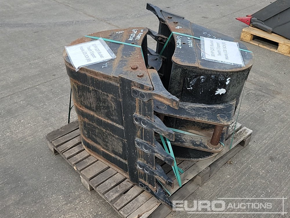 Volvo 30", 30" Digging Bucket 45mm Pin to suit 4-6 Ton Excavator - דלי: תמונה 3 Volvo 30", 30" Digging Bucket 45mm Pin to suit 4-6 Ton Excavator - דלי: תמונה 3