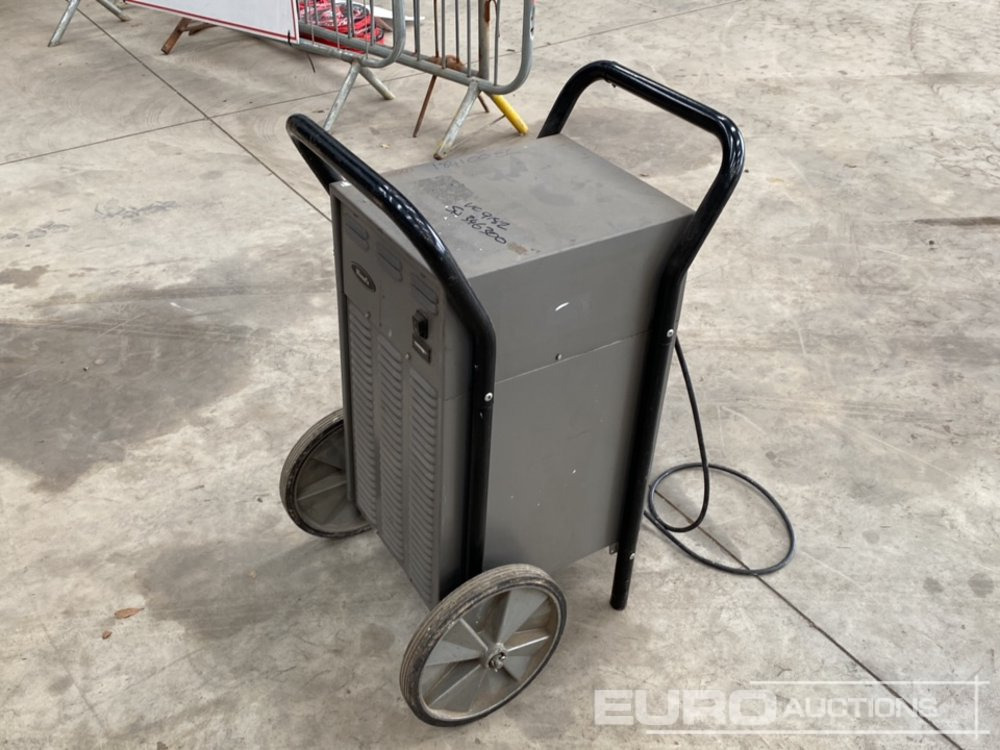 Woods 240 Volt Dehumidifier - ציוד לסדנאות: תמונה 4 Woods 240 Volt Dehumidifier - ציוד לסדנאות: תמונה 4