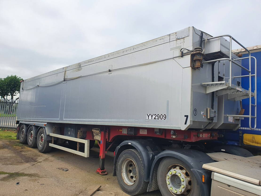Fruehauf - סמיטריילר עם מזהיר: תמונה 1 Fruehauf - סמיטריילר עם מזהיר: תמונה 1