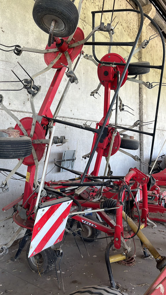 Voltafieno usato Fella TH6606 - גורף/ מגרפה: תמונה 3 Voltafieno usato Fella TH6606 - גורף/ מגרפה: תמונה 3