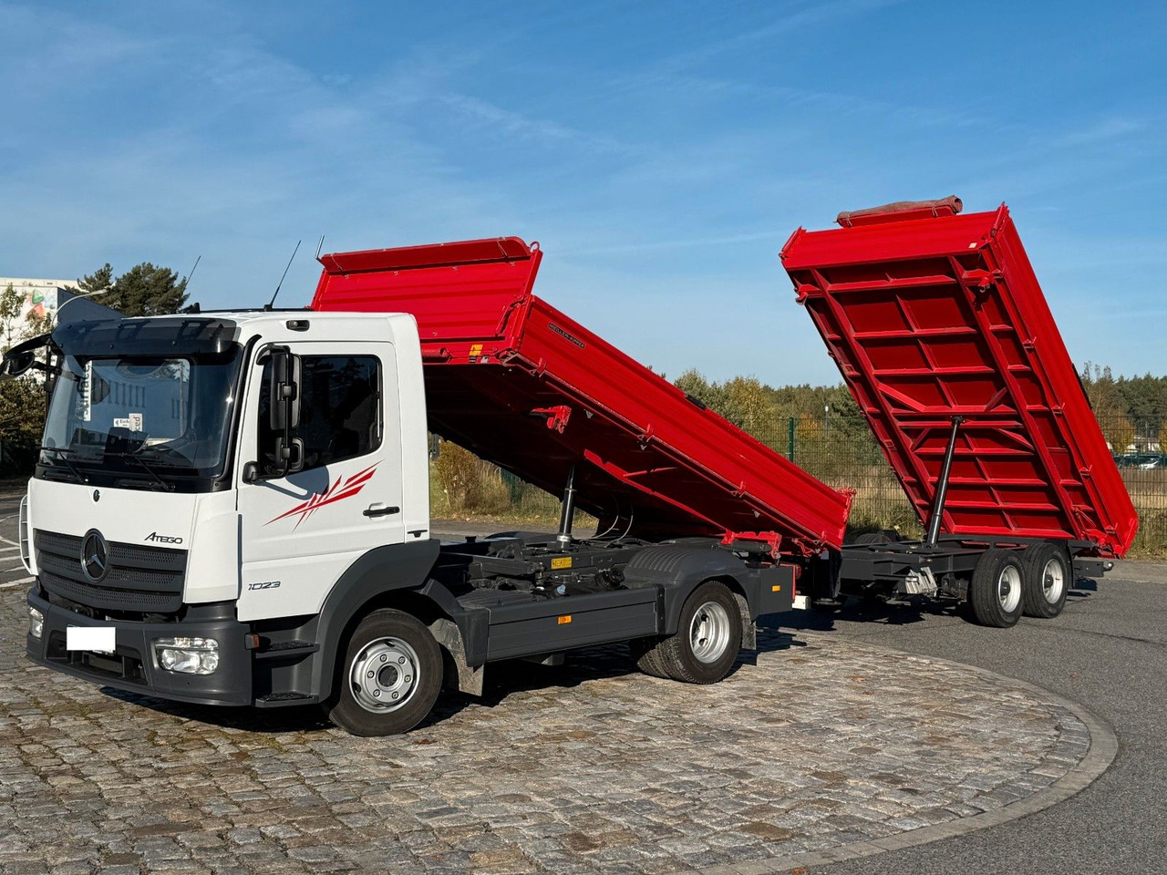 Mercedes-Benz Atego 1023 + Anhänger Dreiseitenkipper - מזהיר: תמונה 1 Mercedes-Benz Atego 1023 + Anhänger Dreiseitenkipper - מזהיר: תמונה 1