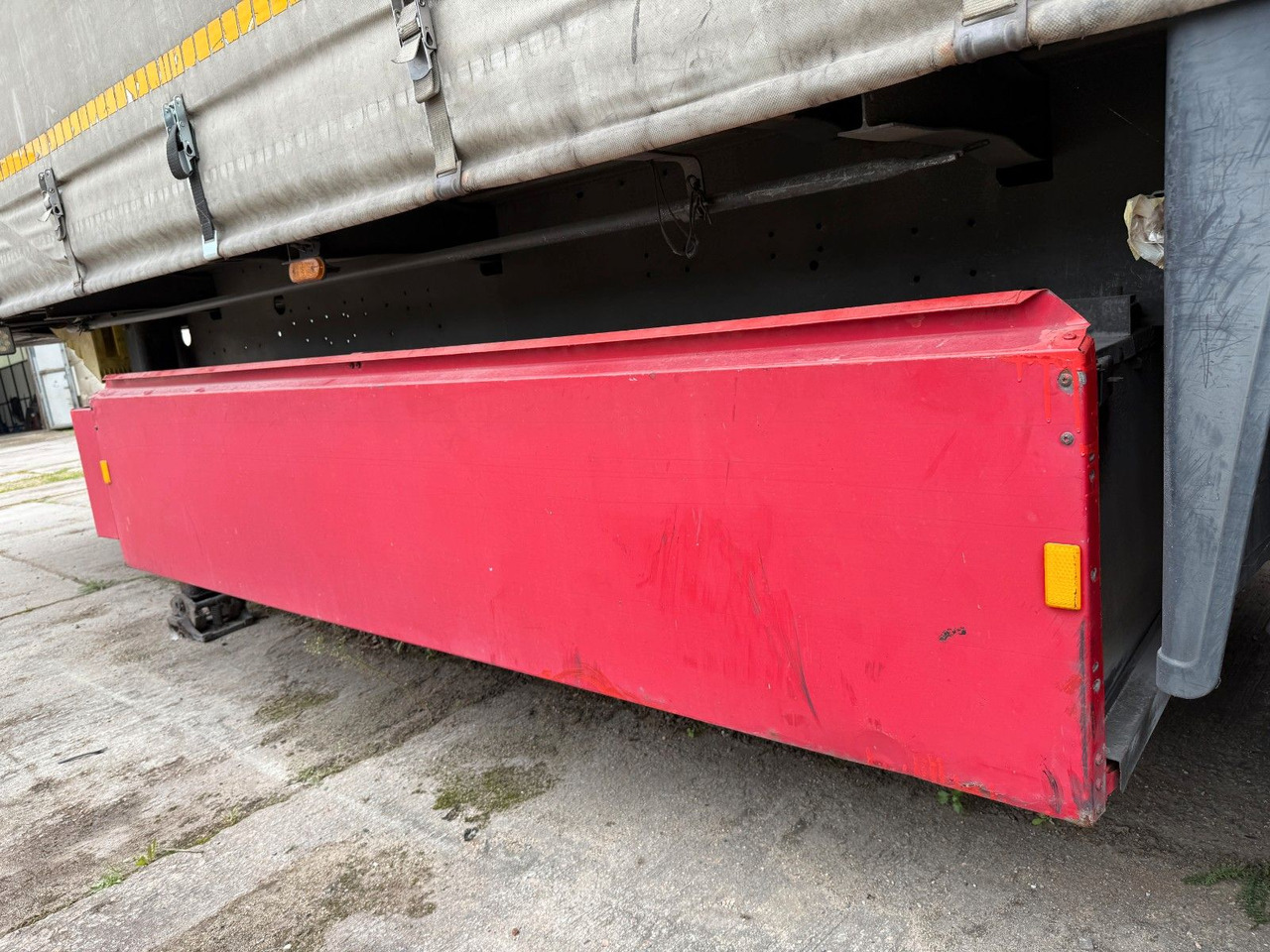 Schmitz Cargobull Standart Seitenplane/Liftachse/Palettenkasten - סמיטריילר עם וילונות צד: תמונה 5 Schmitz Cargobull Standart Seitenplane/Liftachse/Palettenkasten - סמיטריילר עם וילונות צד: תמונה 5