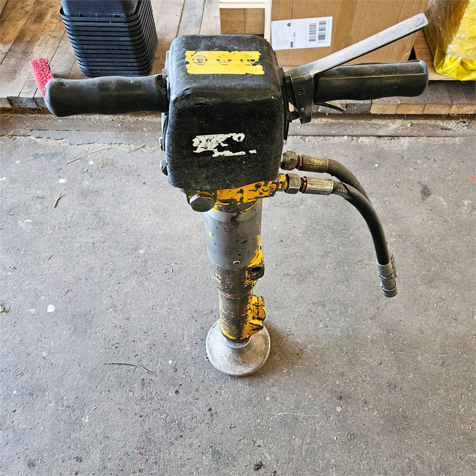 Atlas Copco LP 13-30 P - ציוד בנייה: תמונה 4 Atlas Copco LP 13-30 P - ציוד בנייה: תמונה 4