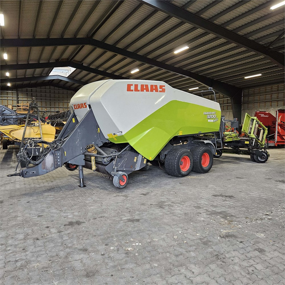 Claas QUADRANT 3200 FC - ציוד חציר ומספוא: תמונה 2 Claas QUADRANT 3200 FC - ציוד חציר ומספוא: תמונה 2