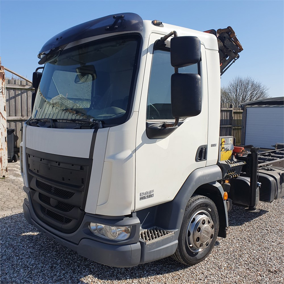 DAF 45.180 - משאית עם שלדת תא, משאית מנוף: תמונה 5 DAF 45.180 - משאית עם שלדת תא, משאית מנוף: תמונה 5