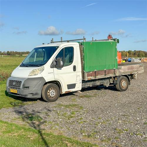 Fiat Ducato 35L ladvogn - משאית צד נופל/ שטוחה: תמונה 2 Fiat Ducato 35L ladvogn - משאית צד נופל/ שטוחה: תמונה 2