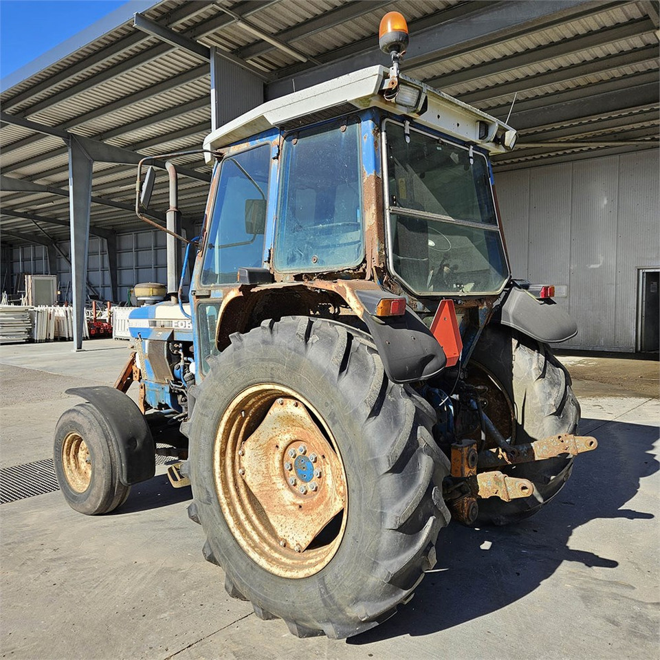 Ford 6810 - טרקטור חקלאי: תמונה 3 Ford 6810 - טרקטור חקלאי: תמונה 3