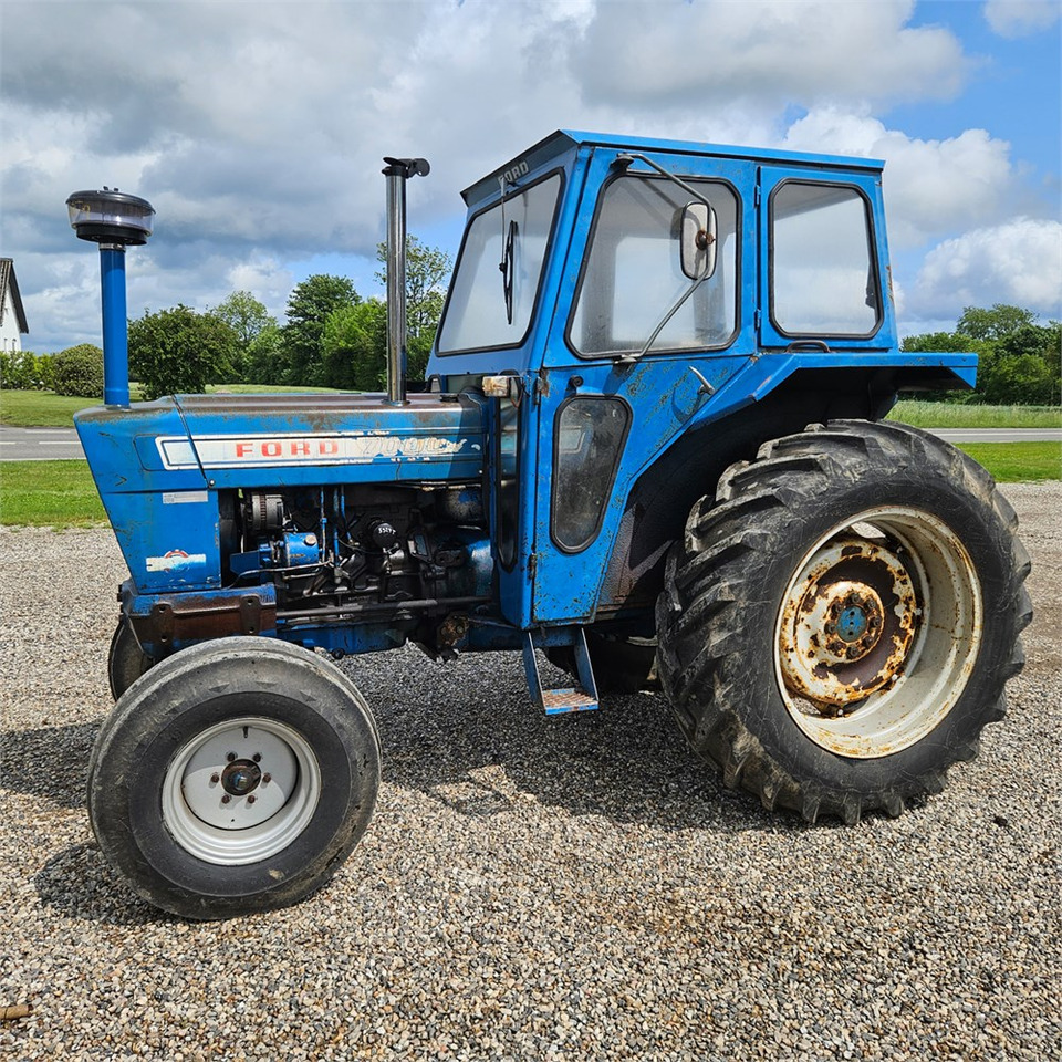 Ford 7000 - טרקטור חקלאי: תמונה 1 Ford 7000 - טרקטור חקלאי: תמונה 1