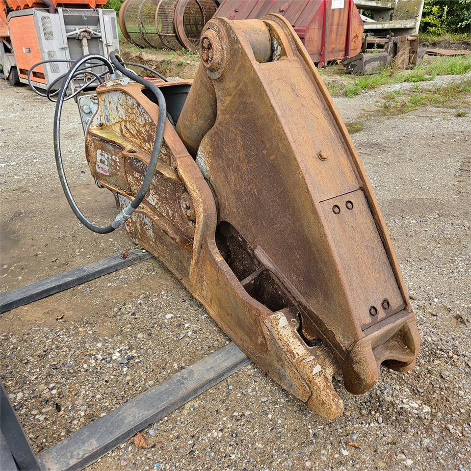 Furukawa VM25-ER - מזמרת הריסה עבור מחפר: תמונה 3 Furukawa VM25-ER - מזמרת הריסה עבור מחפר: תמונה 3