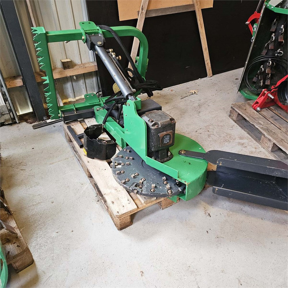 GEO Mower pro 24 - מטחנת גדמים: תמונה 2 GEO Mower pro 24 - מטחנת גדמים: תמונה 2