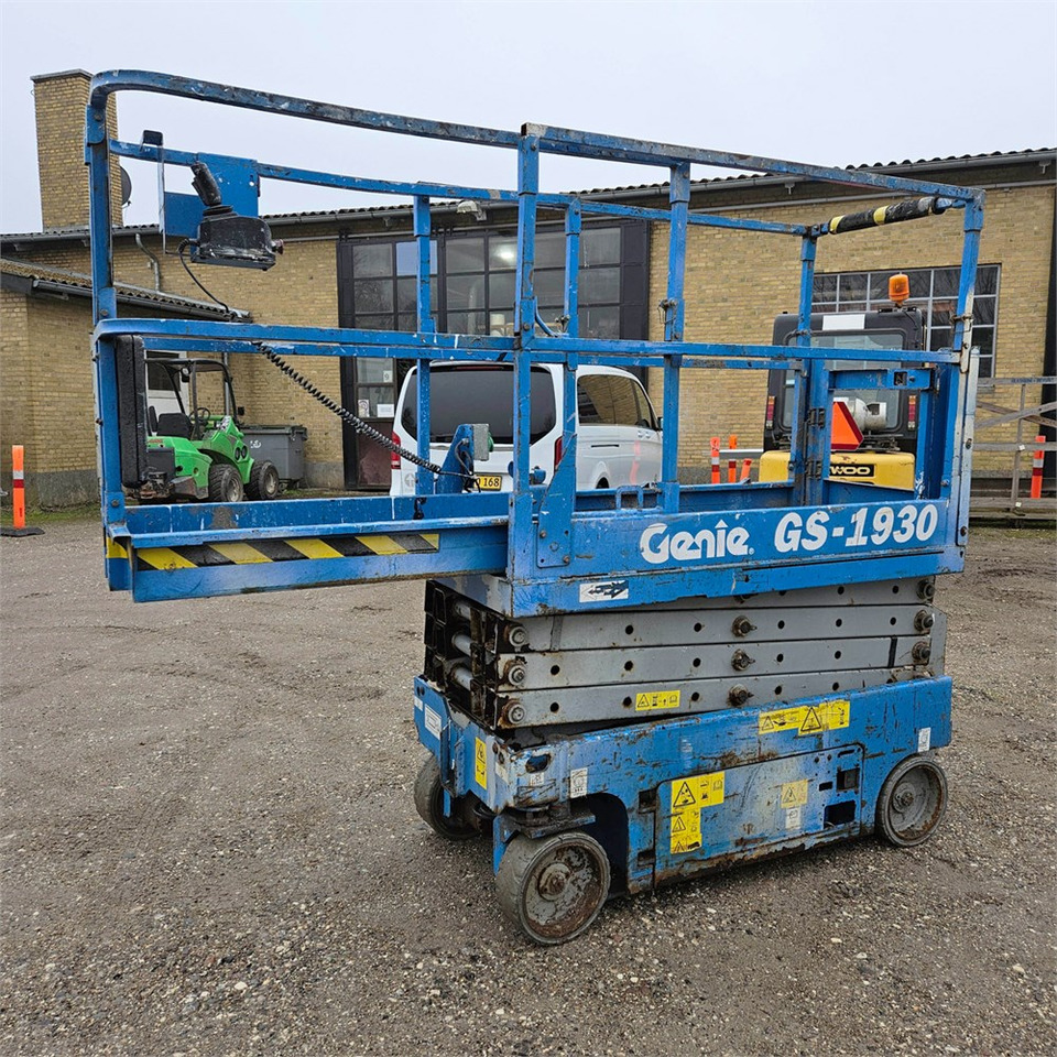 Genie GS 1930 - מעלית מספריים: תמונה 1 Genie GS 1930 - מעלית מספריים: תמונה 1