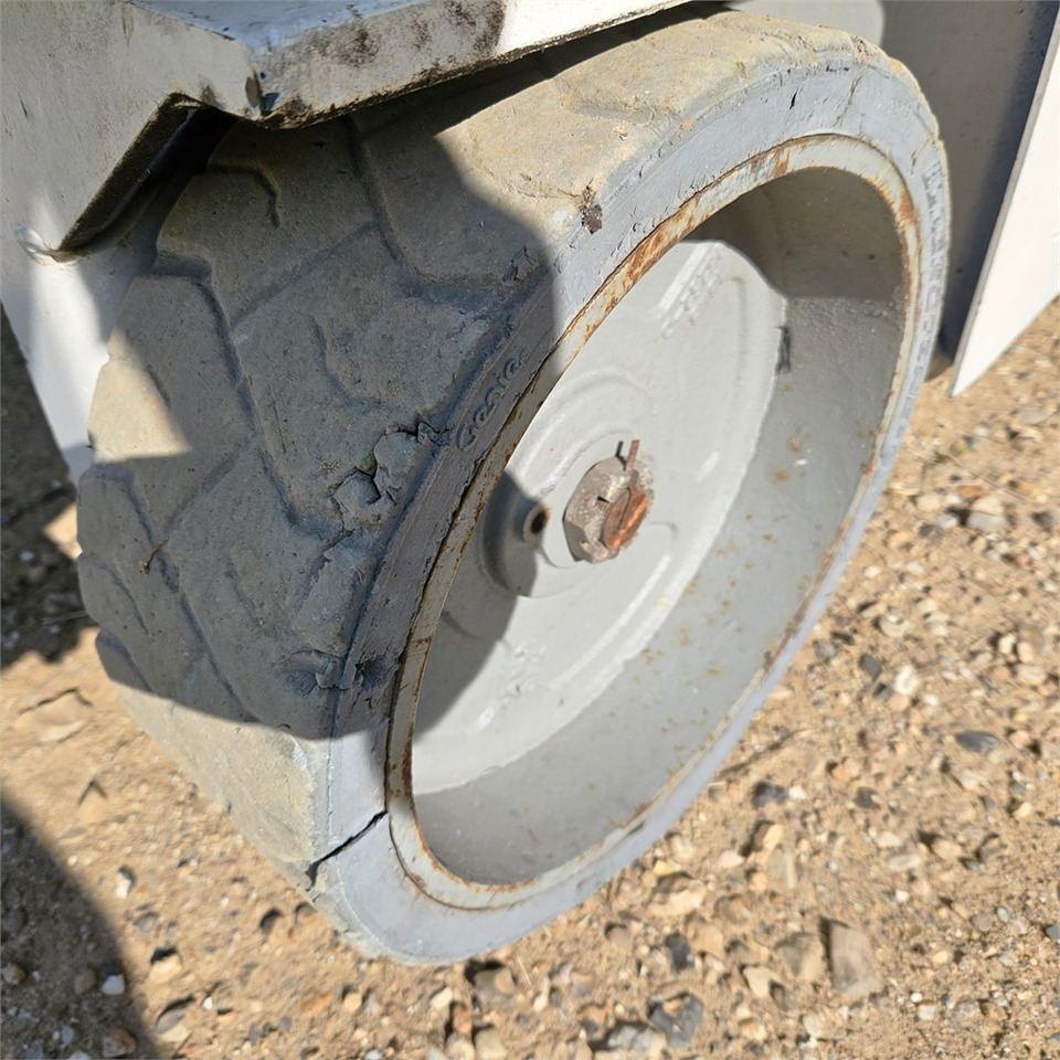 מעלית מספריים Genie GS-2646: תמונה 19
