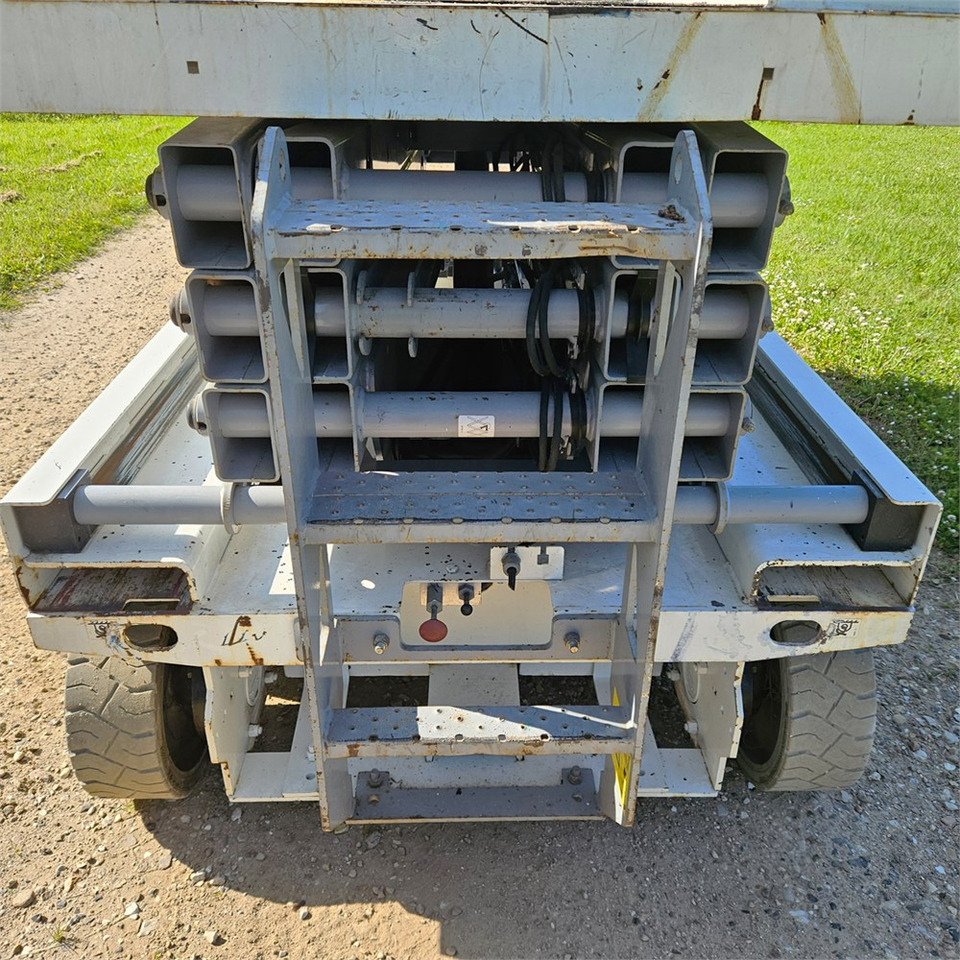 מעלית מספריים Genie GS-2646: תמונה 8